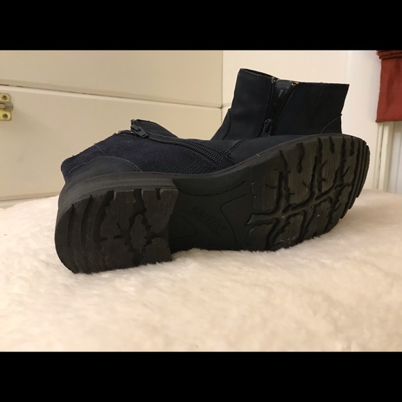 Dark Navy Leather Ankle Boots from Earth - Picture 3 of 3